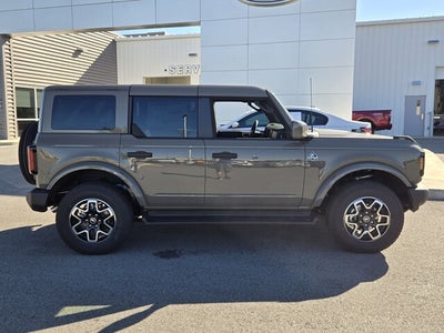 2026 Ford Bronco Outer Banks®