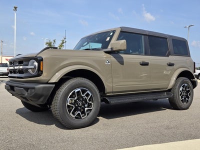 2026 Ford Bronco Outer Banks®