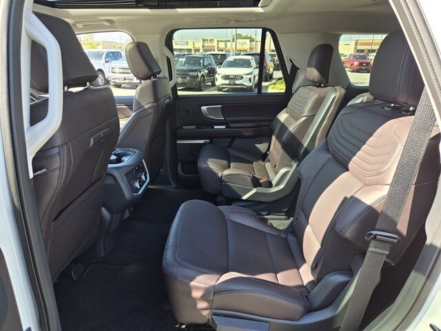 2025 Ford Expedition Platinum®