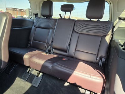 2025 Ford Expedition Platinum®