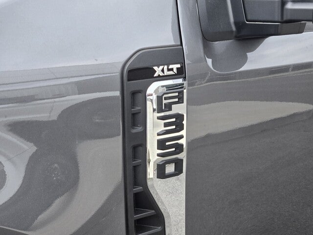 2026 Ford Super Duty F-350® XLT