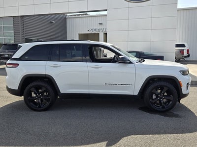 2023 Jeep Grand Cherokee Laredo