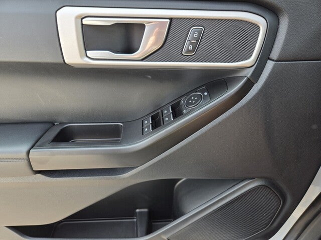 2021 Ford Explorer Base