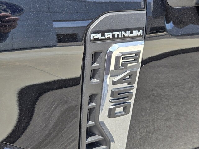 2025 Ford F-450 PLATINUM 4WD CREW CAB 8' BOX