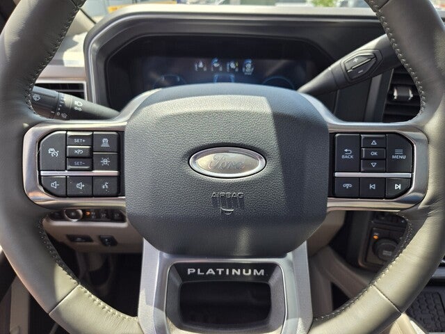 2025 Ford F-450 PLATINUM 4WD CREW CAB 8' BOX