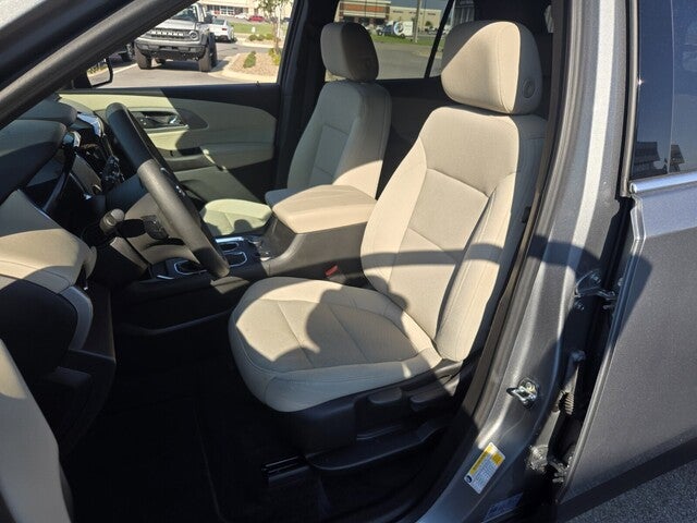 2023 Chevrolet Traverse LS w/1LS