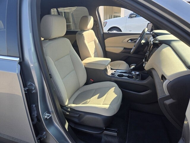 2023 Chevrolet Traverse LS w/1LS