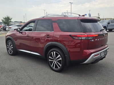 2024 Nissan Pathfinder Platinum