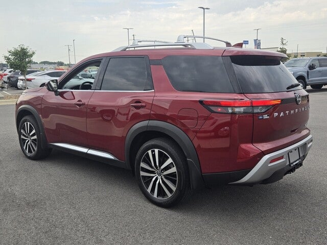 2024 Nissan Pathfinder Platinum