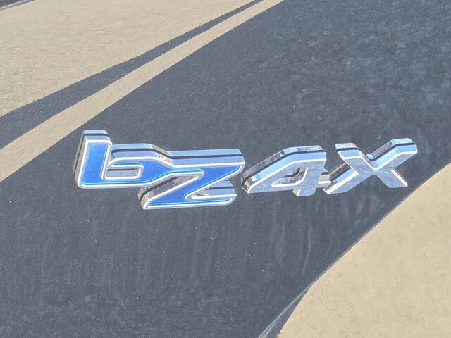 2025 Toyota bZ4X XLE