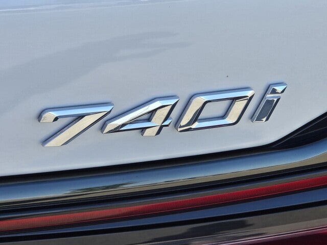 2022 BMW 7 Series 740i xDrive